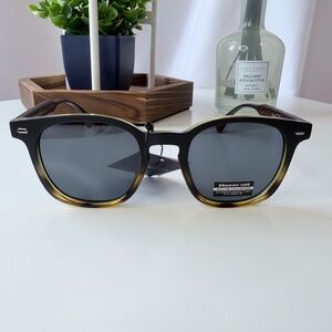 Manhattan Women's Black to Brown Ombre Sunglasses